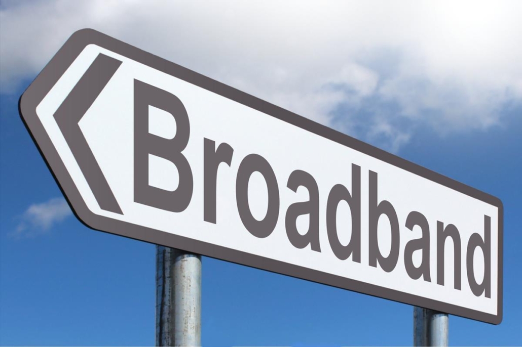 China broadband members adopt two motions