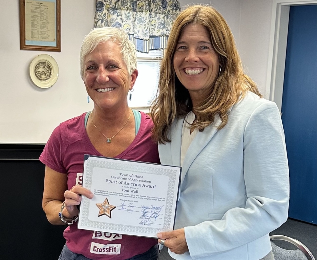 Toni Wall presented with Spirit of America award
